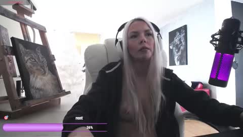 stage Kylie Sinner  brand CLITBAIT online show from February 22, 2026, 12:36 pm