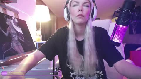Snapshot of tinykylie chatting on April 20, 2026, 1:52 am stage Kylie Sinner brand CLITBAIT online show from April 20, 2026, 1:52 am