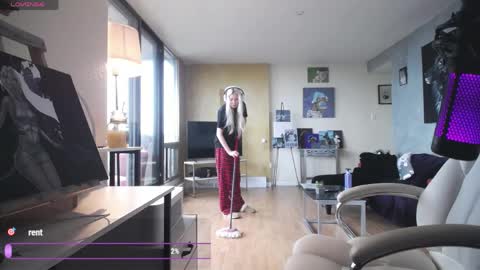 Snapshot of tinykylie chatting on May 11, 2026, 9:12 pm stage Kylie Sinner brand CLITBAIT online show from May 11, 2026, 9:12 pm