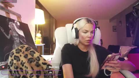 Snapshot of tinykylie chatting on May 23, 2026, 7:46 am stage Kylie Sinner brand CLITBAIT online show from May 23, 2026, 7:46 am