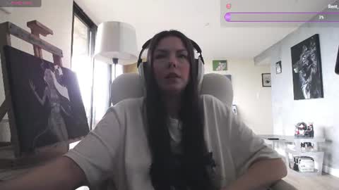 stage Kylie Sinner  brand CLITBAIT online show from June 20, 2026, 6:54 pm