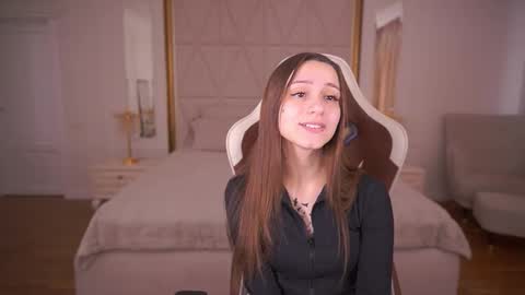 Snapshot of tinynataliee chatting on February 12, 2026, 8:09 am tinynataliee online show from February 12, 2026, 8:09 am