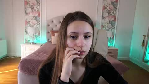 Snapshot of tinynataliee chatting on April 14, 2026, 7:47 am tinynataliee online show from April 14, 2026, 7:47 am