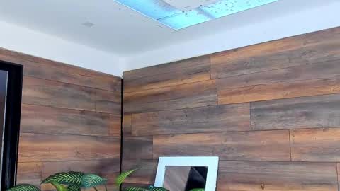 Instagram  tinyw0nder online show from April 27, 2026, 10:19 pm