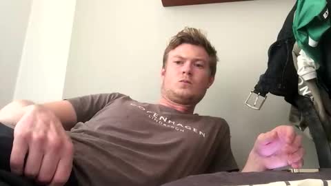 tippedrobin4830 online show from November 17, 2025, 1:39 pm