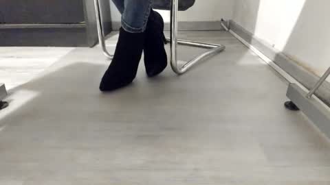 Anna online show from October 12, 2025, 2:43 am