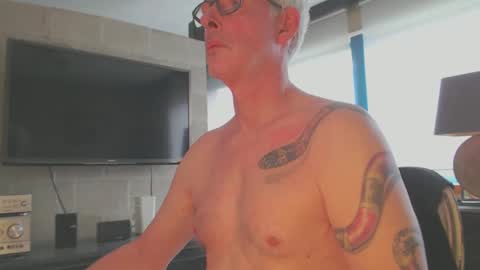 Snapshot of tirexxx_x chatting on September 11, 2025, 3:12 pm tirexxx_x online show from September 11, 2025, 3:12 pm