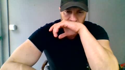 Snapshot of titan_heart chatting on July 4, 2026, 5:46 am titan_heart online show from July 4, 2026, 5:46 am