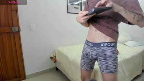 Titan Volcano online show from December 1, 2025, 11:32 pm