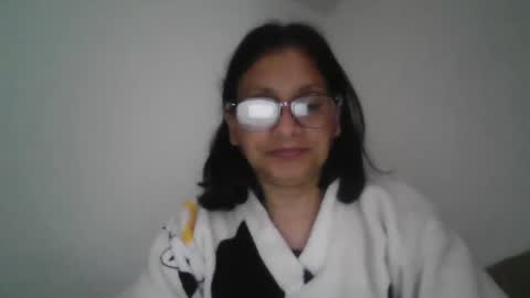 Ester online show from November 28, 2025, 1:58 pm