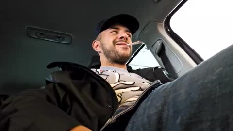 tjinka online show from October 28, 2025, 2:42 pm