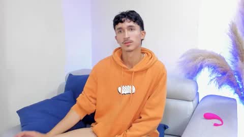 Tobias  online show from October 9, 2025, 12:58 pm