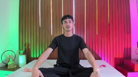 Tobias  online show from October 13, 2025, 1:00 pm