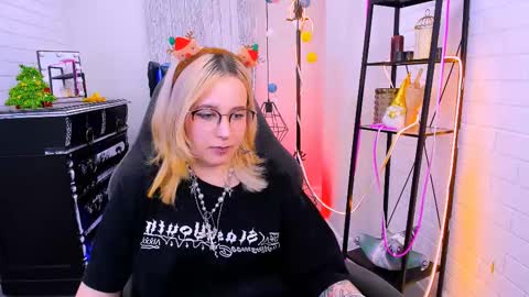 Tolli Moll online show from December 12, 2024, 12:33 pm