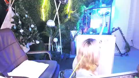 Tolli Moll online show from December 19, 2024, 10:02 am