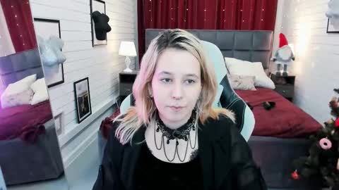 Tolli Moll online show from January 1, 2025, 5:22 am