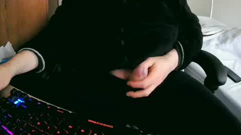 tolon408472 online show from March 1, 2025, 12:01 pm