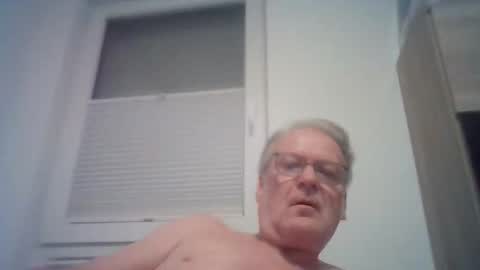 Snapshot of tom60sam chatting on May 2, 2026, 5:34 am tomsam online show from May 2, 2026, 5:34 am