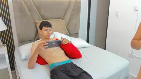 Tom and Bunny online show from September 12, 2025, 11:54 am