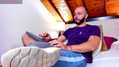   online show from October 23, 2025, 1:43 pm