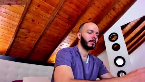   online show from December 5, 2025, 12:58 pm