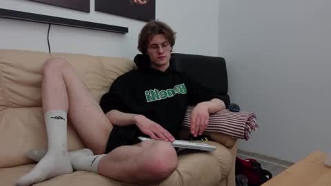 Snapshot of tom_chance chatting on December 18, 2024, 10:57 pm tom online show from December 18, 2024, 10:57 pm