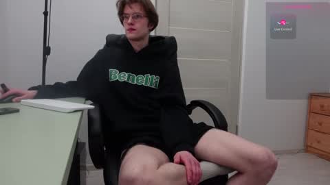 Snapshot of tom_chance chatting on January 27, 2025, 2:31 am tom online show from January 27, 2025, 2:31 am