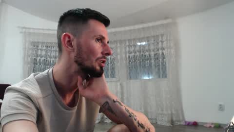 Snapshot of tom_michael chatting on October 2, 2025, 5:20 pm Michael online show from October 2, 2025, 5:20 pm