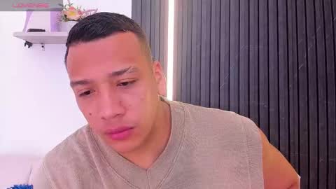 Tom muscle1 online show from October 3, 2025, 12:02 pm