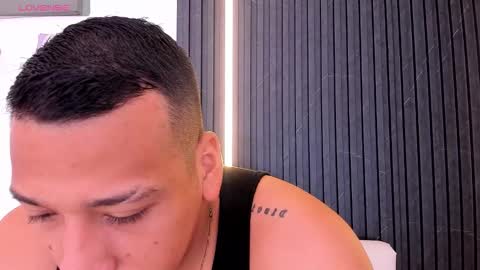 Tom muscle1 online show from October 10, 2025, 11:53 am