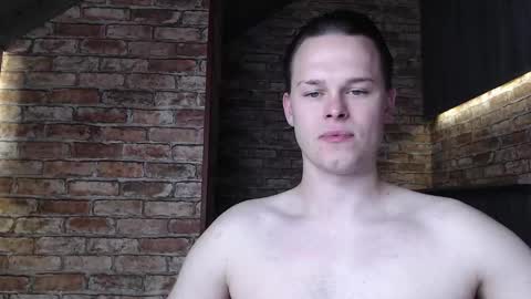 Snapshot of tom_y_ chatting on October 19, 2025, 5:19 am Tom online show from October 19, 2025, 5:19 am