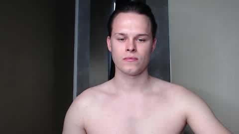 Snapshot of tom_y_ chatting on October 25, 2025, 12:13 pm Tom online show from October 25, 2025, 12:13 pm