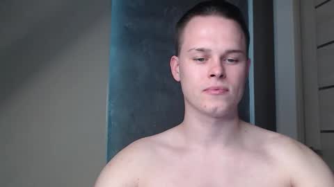 Snapshot of tom_y_ chatting on November 9, 2025, 12:14 pm Tom online show from November 9, 2025, 12:14 pm