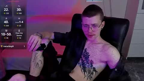 tomas_norton online show from April 22, 2026, 8:43 pm