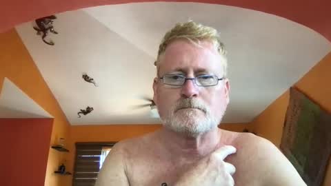 Hola online show from September 24, 2025, 6:22 pm