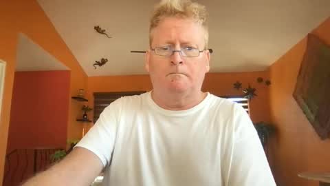 Hola online show from March 1, 2026, 4:20 pm