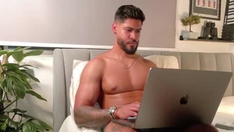 Tomas Ferrer online show from June 25, 2026, 5:12 am