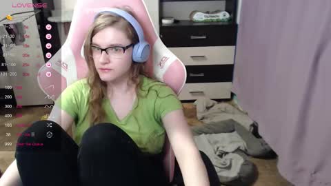 Snapshot of tomato_tease chatting on October 10, 2025, 5:06 am tomato_tease online show from October 10, 2025, 5:06 am