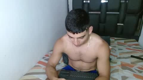 tomaz_18 online show from April 5, 2026, 5:54 pm