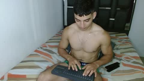 tomaz_18 online show from April 10, 2026, 3:50 pm