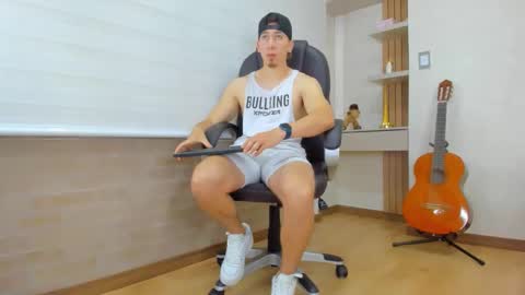 Snapshot of tombardem chatting on December 14, 2025, 7:18 pm Tom Bardem online show from December 14, 2025, 7:18 pm