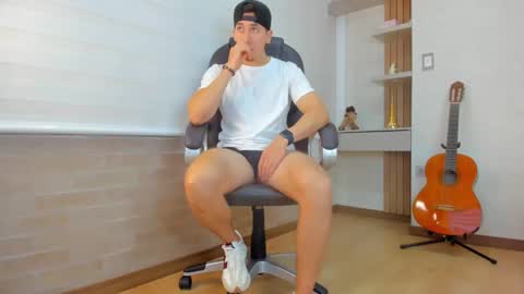 Snapshot of tombardem chatting on December 15, 2025, 7:07 pm Tom Bardem online show from December 15, 2025, 7:07 pm