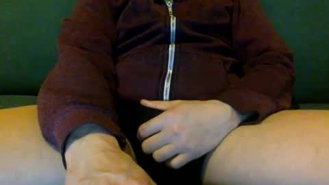 Snapshot of tombi125 chatting on February 11, 2025, 5:50 pm tombi125 online show from February 11, 2025, 5:50 pm