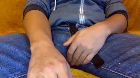 Snapshot of tombi125 chatting on October 12, 2025, 4:50 pm tombi125 online show from October 12, 2025, 4:50 pm