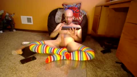 Snapshot of tombomb13 chatting on September 8, 2025, 4:17 pm TomBomb13 online show from September 8, 2025, 4:17 pm