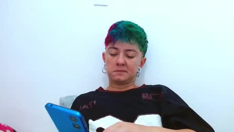 Blue online show from November 17, 2025, 3:18 pm