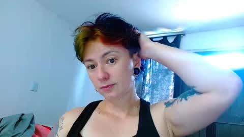 Snapshot of tomboyblue chatting on April 20, 2026, 5:05 pm Blue online show from April 20, 2026, 5:05 pm