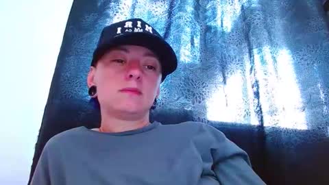 Snapshot of tomboyblue chatting on April 24, 2026, 7:27 pm Blue online show from April 24, 2026, 7:27 pm