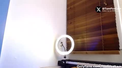 Snapshot of tomfoxcam chatting on October 1, 2025, 4:51 am Tom Fox online show from October 1, 2025, 4:51 am