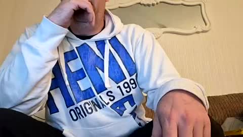 tomhubz online show from June 12, 2026, 1:48 am